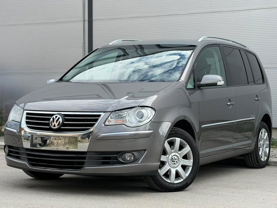 VW TOURAN 2010