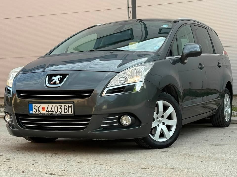 Peugeot 5008 2011