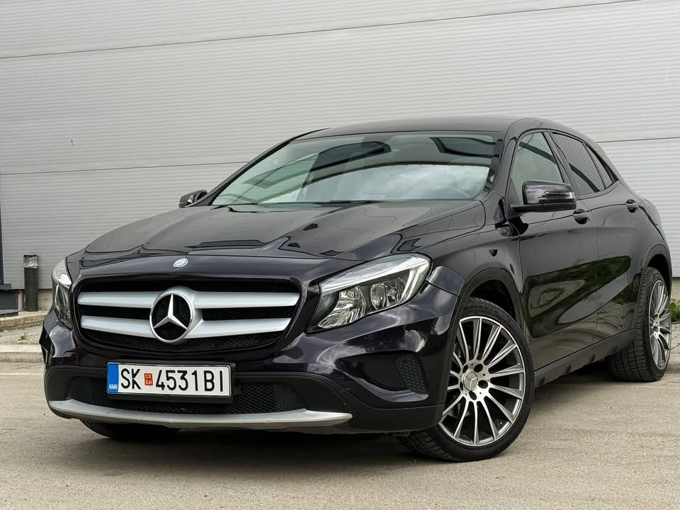 Mercedes-Benz GLA 200 2015