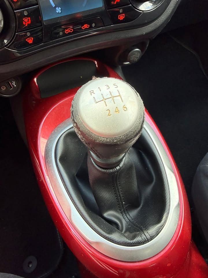 Nissan JUKE 2012