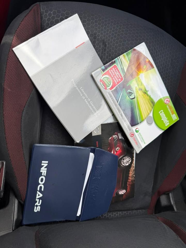 Nissan JUKE 2012