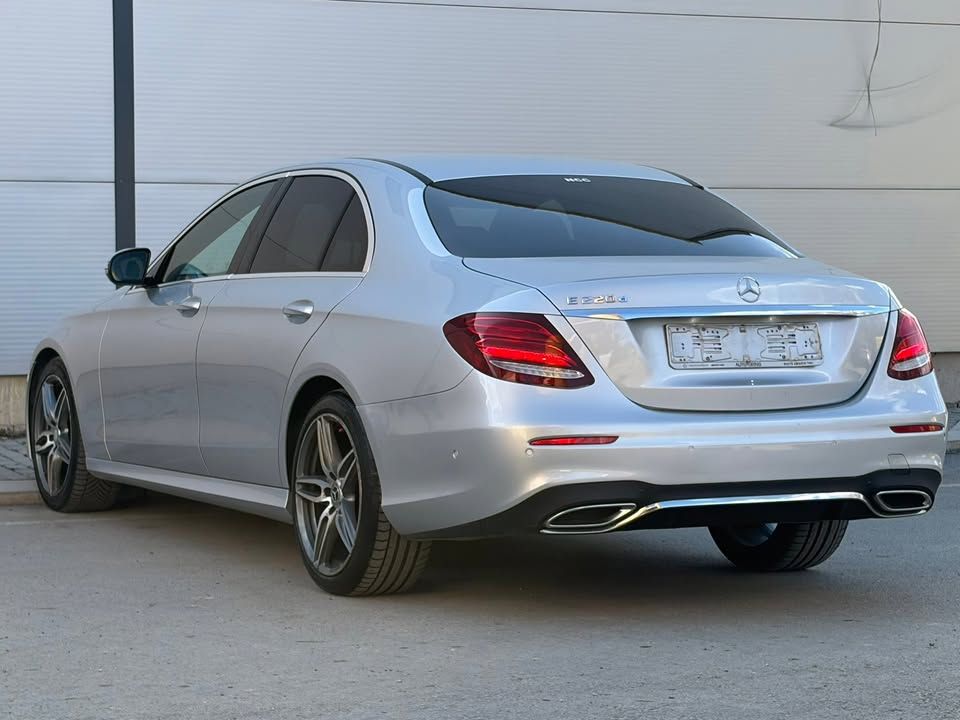 Слика на возило