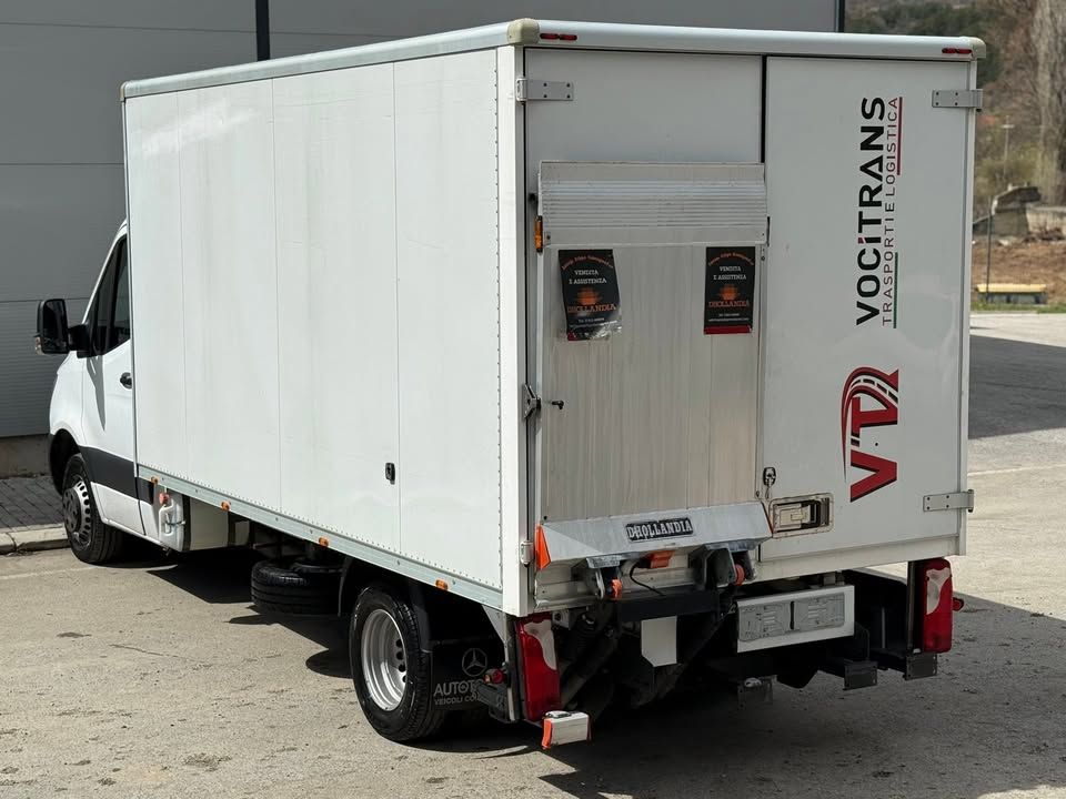 Слика на возило