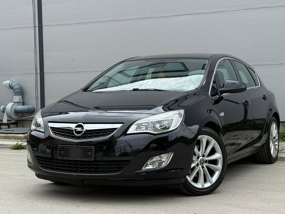 Opel ASTRA 2011
