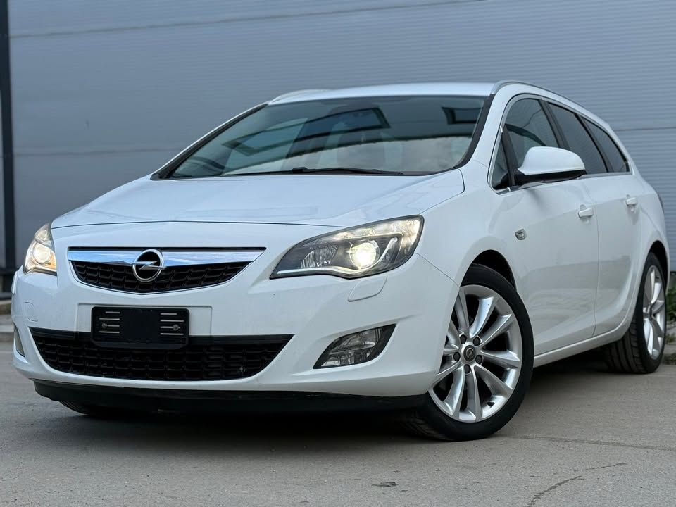 Opel ASTRA 2012