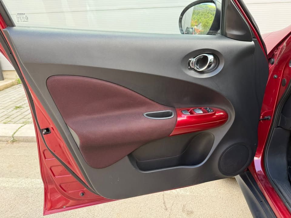 Nissan JUKE 2012