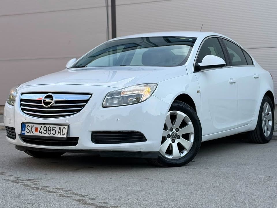 Opel INSIGNIA 2013